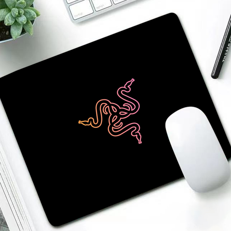 Laptop Accessories For Programmers - Razer Luxe Muismat Anime Gamer Bureaumat